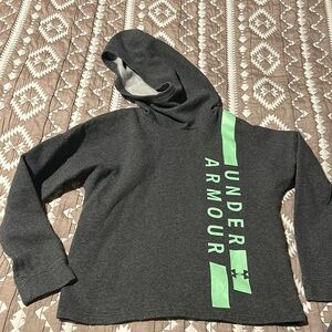 Womens under armour sweatshirt. Size S